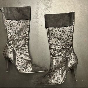 Wild Rose Pointed Toe Women's Boots